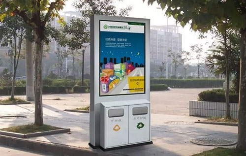 垃圾箱上展示廣告作用大